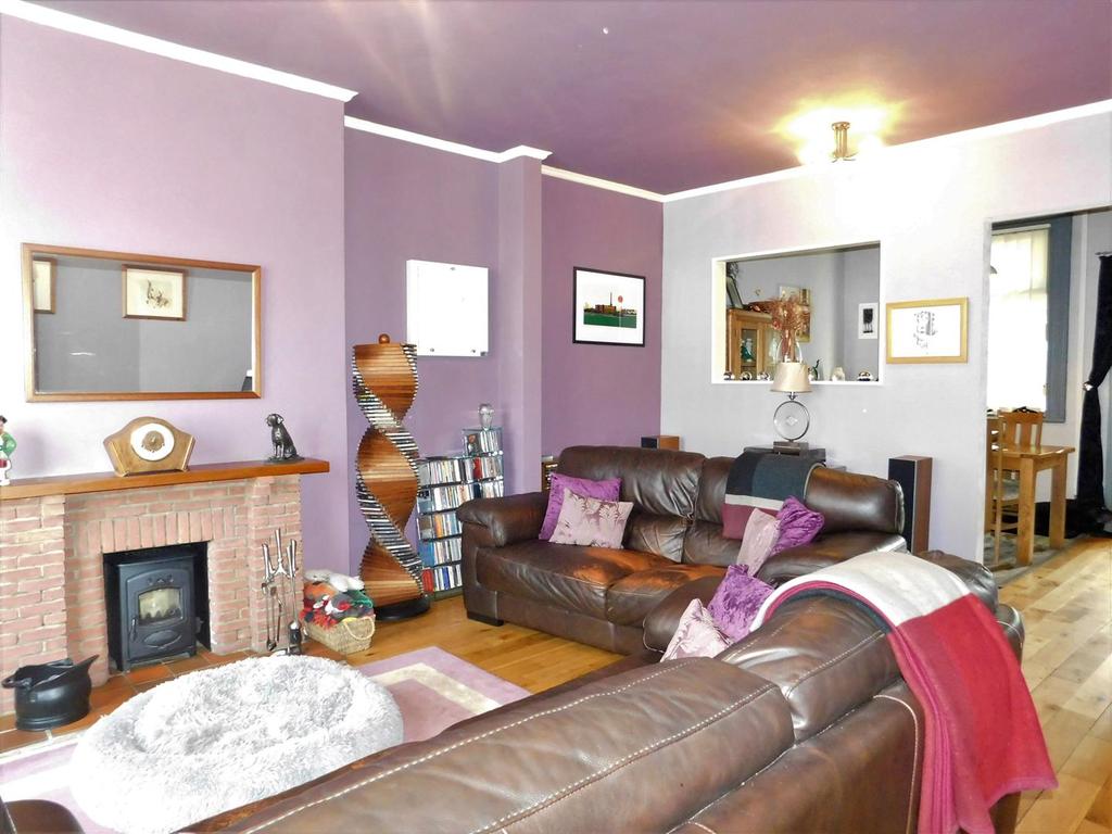 Swallow Street, Oldham 2 bed terraced house £150,000