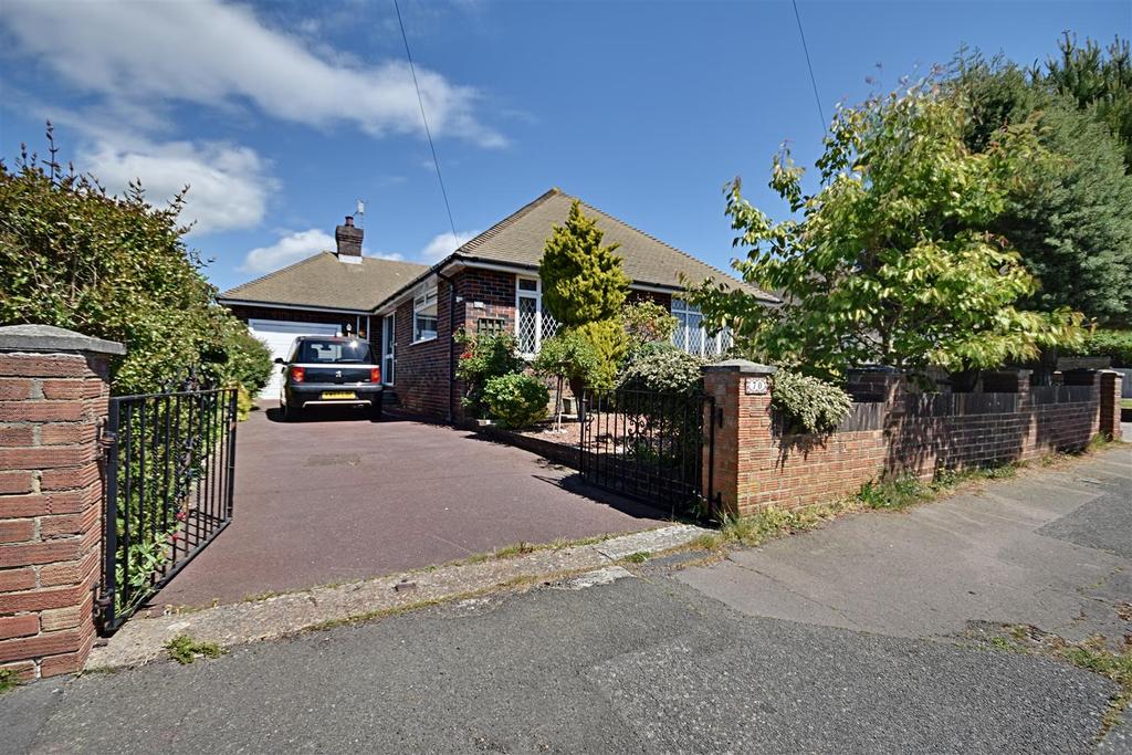 St. Peters Crescent, BexhillOnSea 2 bed detached bungalow for sale