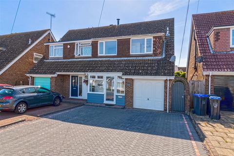 4 bedroom semi-detached house for sale - Adur Avenue, Worthing