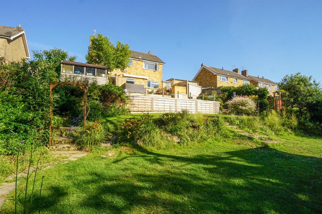 Fern Road, St. LeonardsOnSea 4 bed detached house £490,000