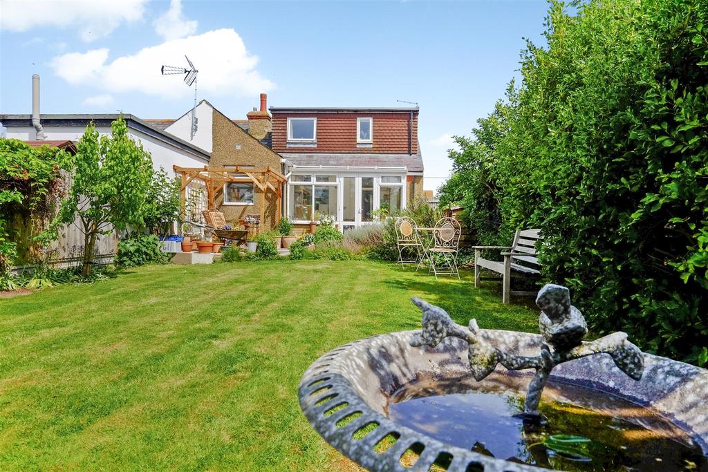 Eden Road, Seasalter, Whitstable 2 bed semidetached bungalow for sale