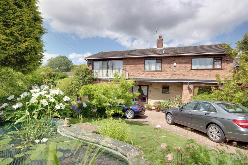 The Dales, Cottingham 5 bed detached house £485,000