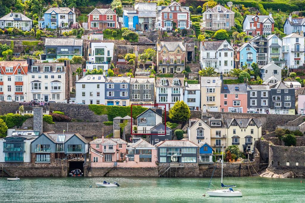 A08 - Riversea Views Dartmouth - edited.jpg