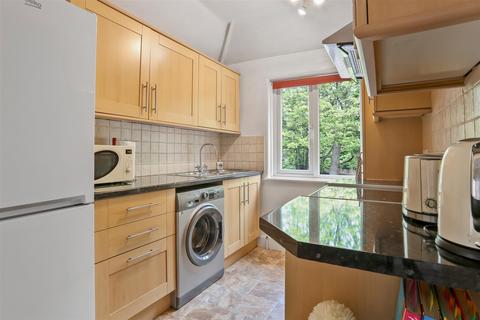 65a Pound Street, Carshalton, SM5 3PG