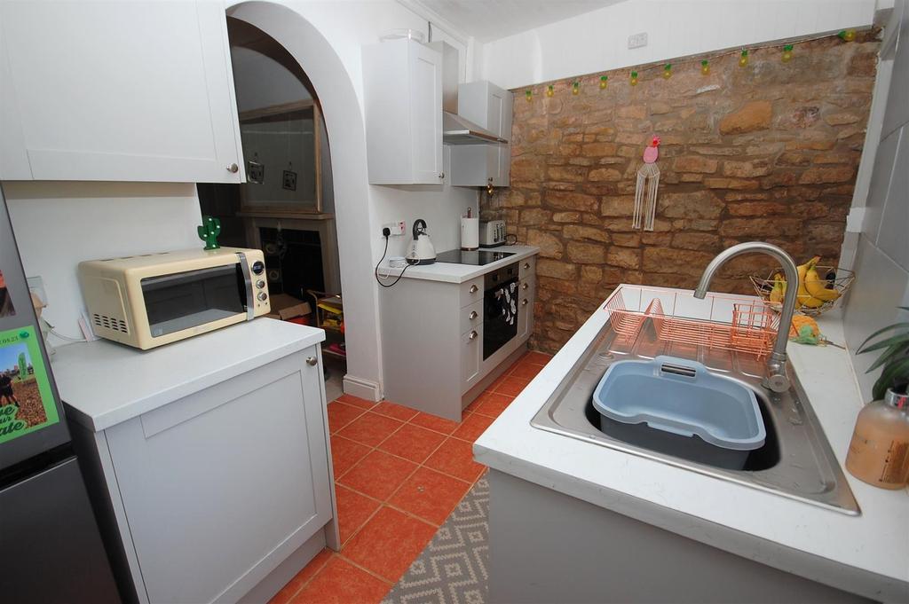 54kirkgate KITCHEN3.JPG