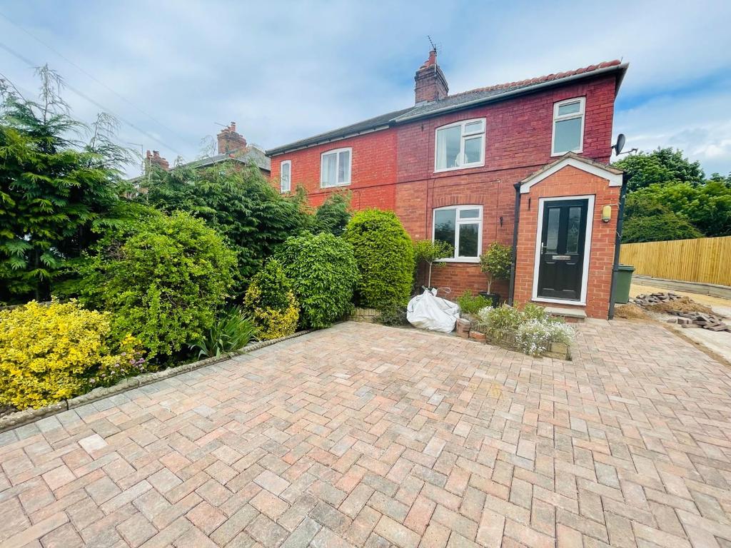 Belmont, Brotherton, Knottingley 3 bed semidetached house for sale £