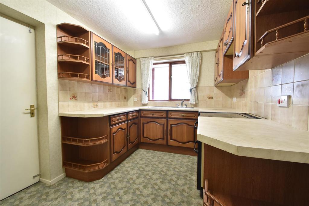 3 Rothley Close, Shrewsbury, SY3 6AN 2 bed detached bungalow £285,000