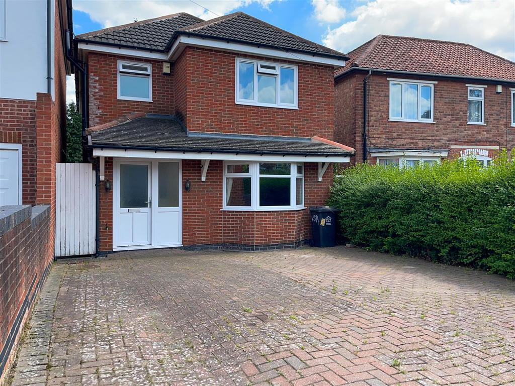 Pine Tree Avenue, Leicester 3 bed semidetached house £1,000 pcm (£