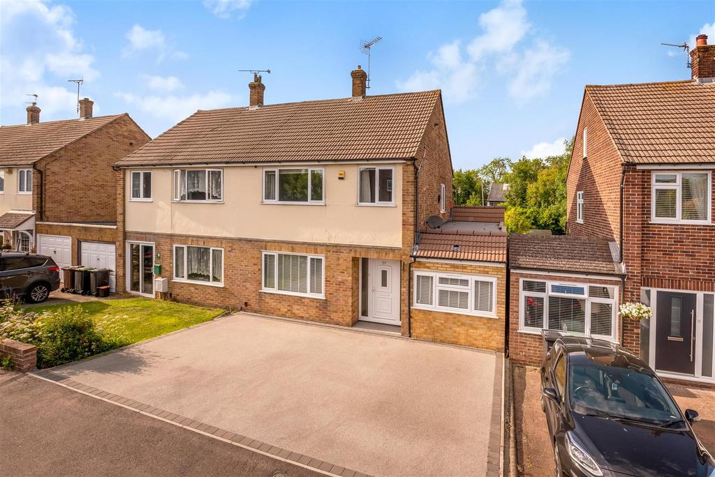 Nursery Road, Meopham, Gravesend 3 bed semidetached house £550,000