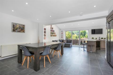 59 Nursery Road, Meopham, Gravesend, DA13 0NE