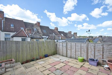 6 Fernbank Crescent, Folkestone, CT19 5SF