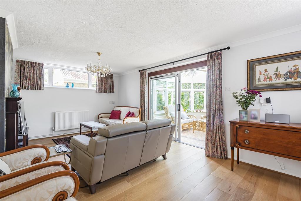 Manor Road, Dorchester 4 bed detached house £795,000