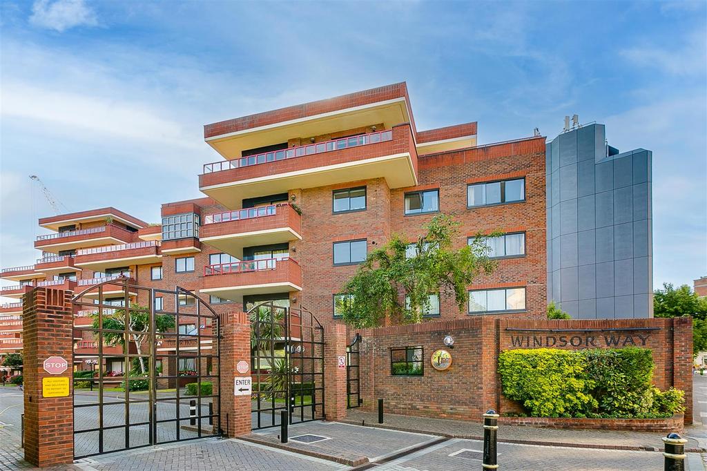 Tudor House, Windsor Way, Brook Green, W14 1 bed flat £1,800 pcm (£