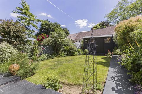 12 Lyne Way, Hemel Hempstead, HP1 3PL