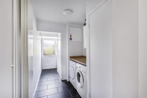12 Lyne Way, Hemel Hempstead, HP1 3PL
