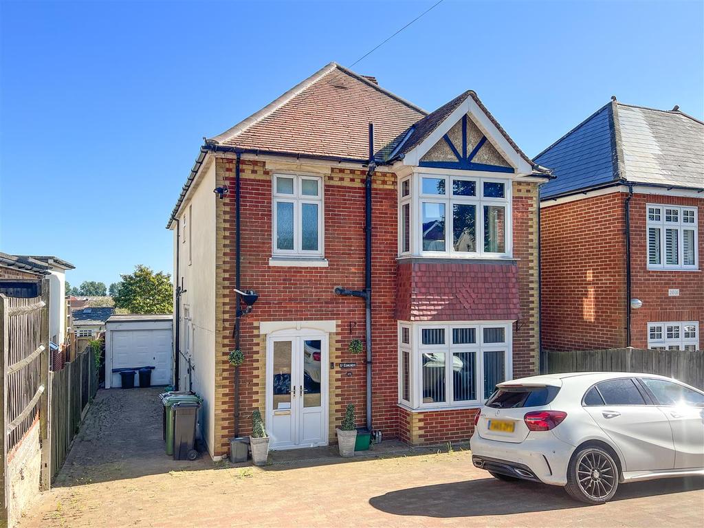 Havant Road, Farlington, 5 bed detached house £650,000