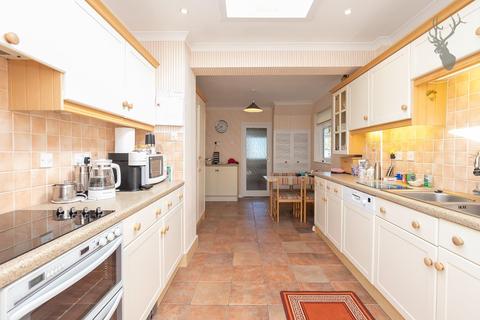4 Baldocks Road, Theydon Bois, Epping, CM16 7EB