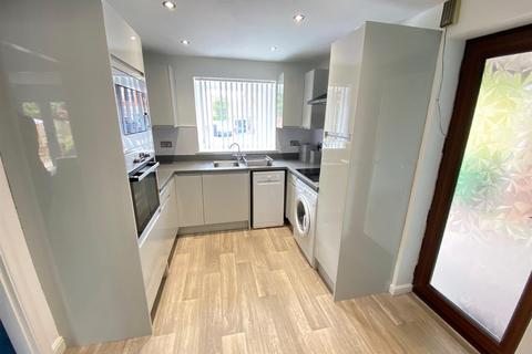 1 Beeston Close, Brierley Hill, DY5 3JQ