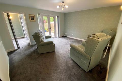 1 Beeston Close, Brierley Hill, DY5 3JQ