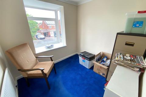 1 Beeston Close, Brierley Hill, DY5 3JQ