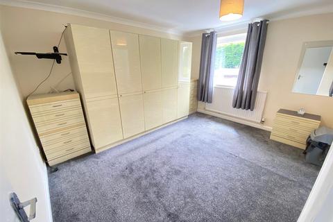1 Beeston Close, Brierley Hill, DY5 3JQ