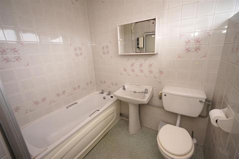 11 Ainse Road, Blackrod, Bolton, BL6 5HB