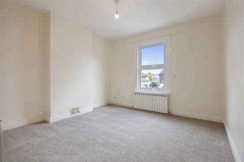 84b Avenue Road, Beckenham, BR3 4SA