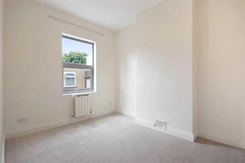 84b Avenue Road, Beckenham, BR3 4SA