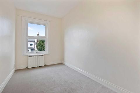 84b Avenue Road, Beckenham, BR3 4SA