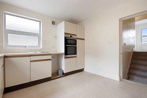 84b Avenue Road, Beckenham, BR3 4SA