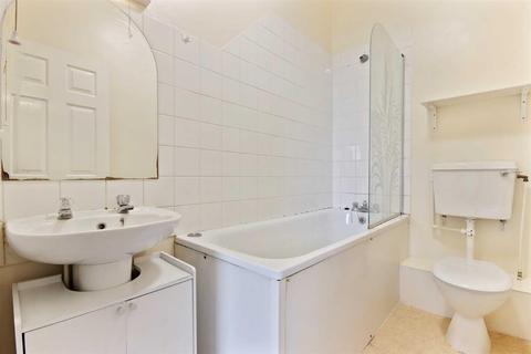 84b Avenue Road, Beckenham, BR3 4SA