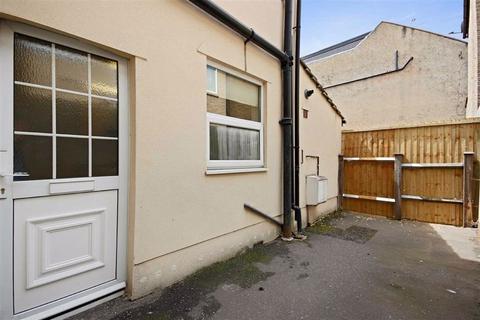 84a Avenue Road, Beckenham, BR3 4SA