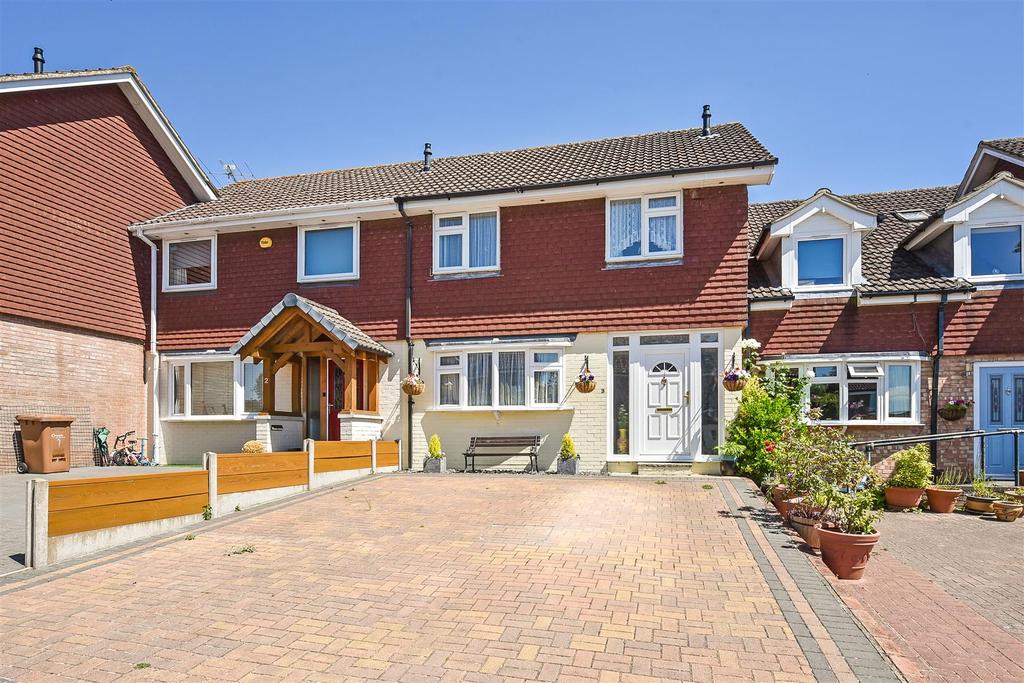Ethelbert Drive, Charlton, Andover 3 bed terraced house £310,000