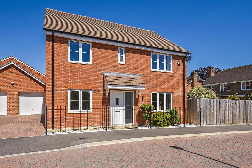 Mulberry Road, Picket Piece, Andover 4 bed detached house for sale £