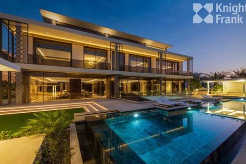 7 bedroom villa - Sector L, Emirates Hills, Dubai