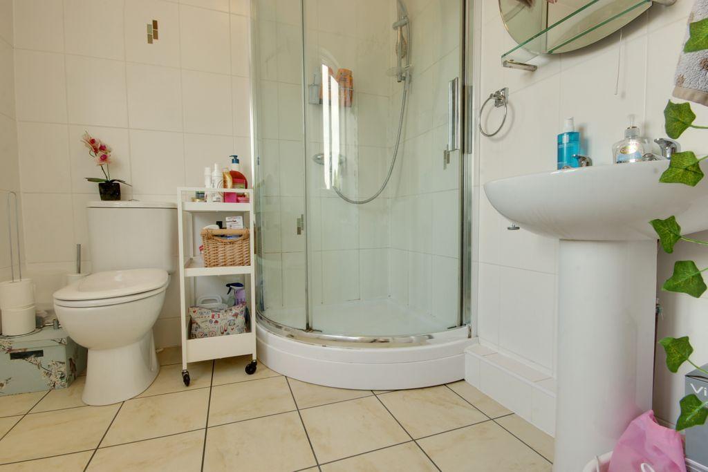 En-Suite To Bed 2