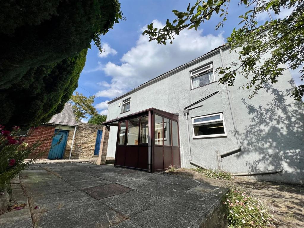 Thorpe Street, Thorpe Hesley... 3 bed detached house £290,000