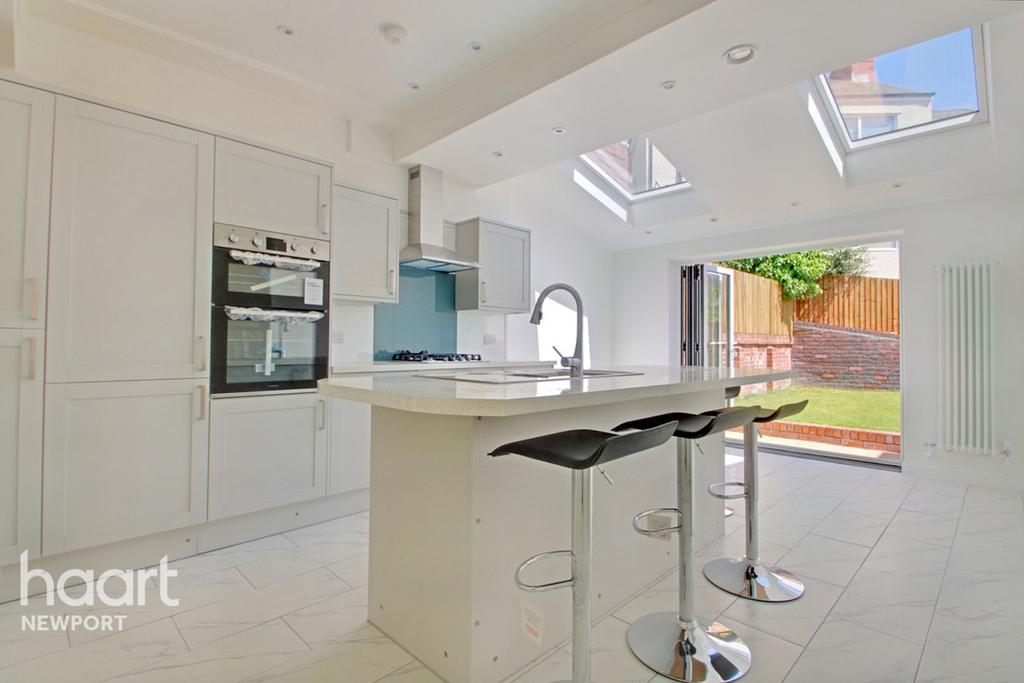 Batchelor Road, Newport 3 bed terraced house £270,000