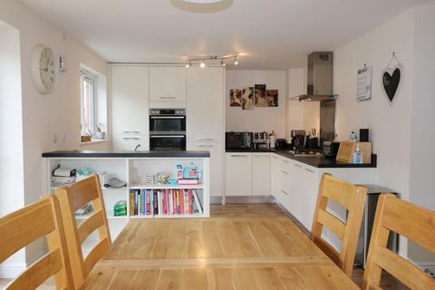 14 Fisher Road, Alcester, B49 6FF