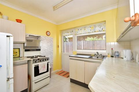 7 Ashurst Gardens, Cliftonville, Margate, CT9 3HW
