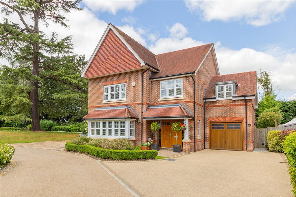 Reeves Court, Welwyn, Hertfordshire 5 bed detached house - £1,400,000