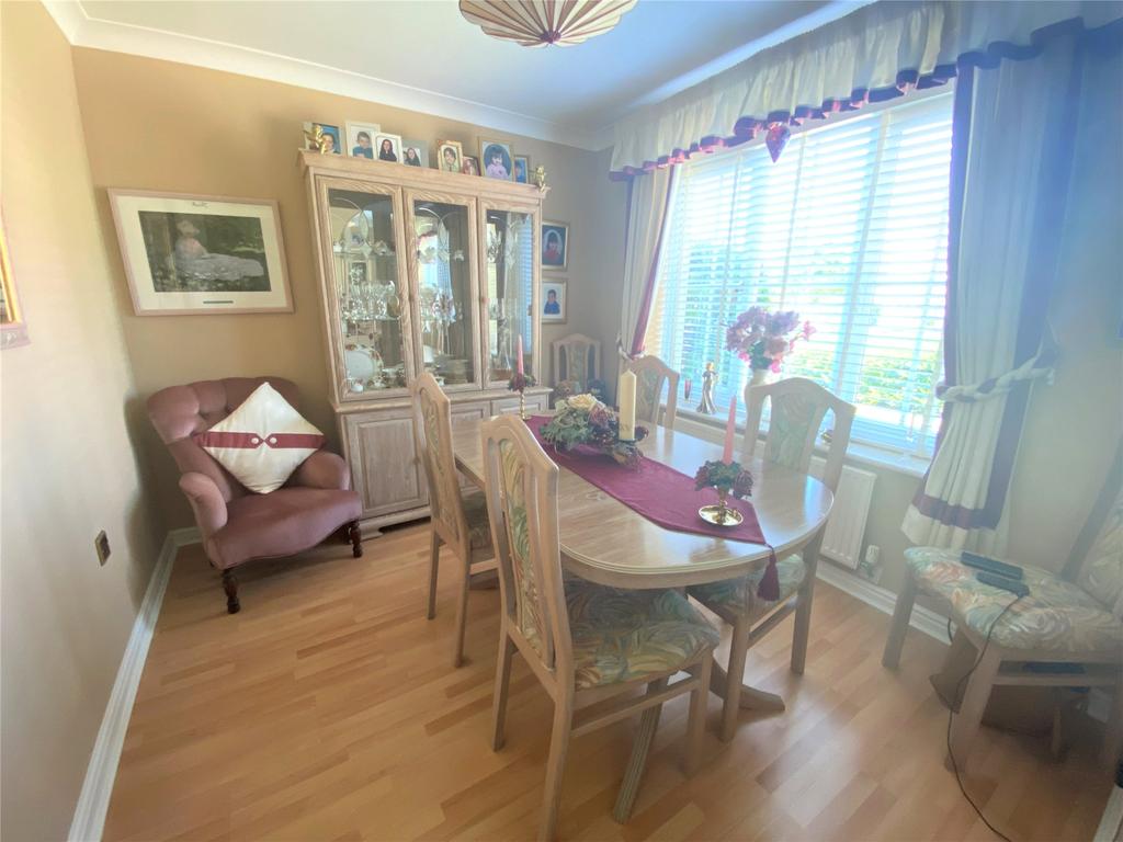 Cheshire Park, Warfield, Bracknell... 4 bed house £600,000