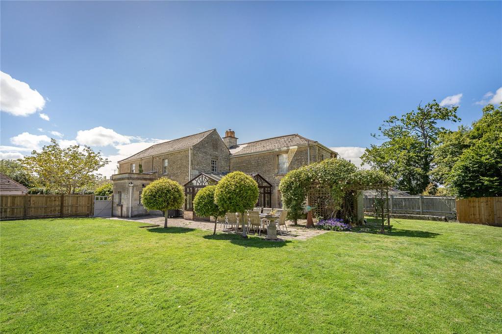 Maxcroft Lane, Hilperton Marsh, Trowbridge, Wiltshire, BA14 5 bed