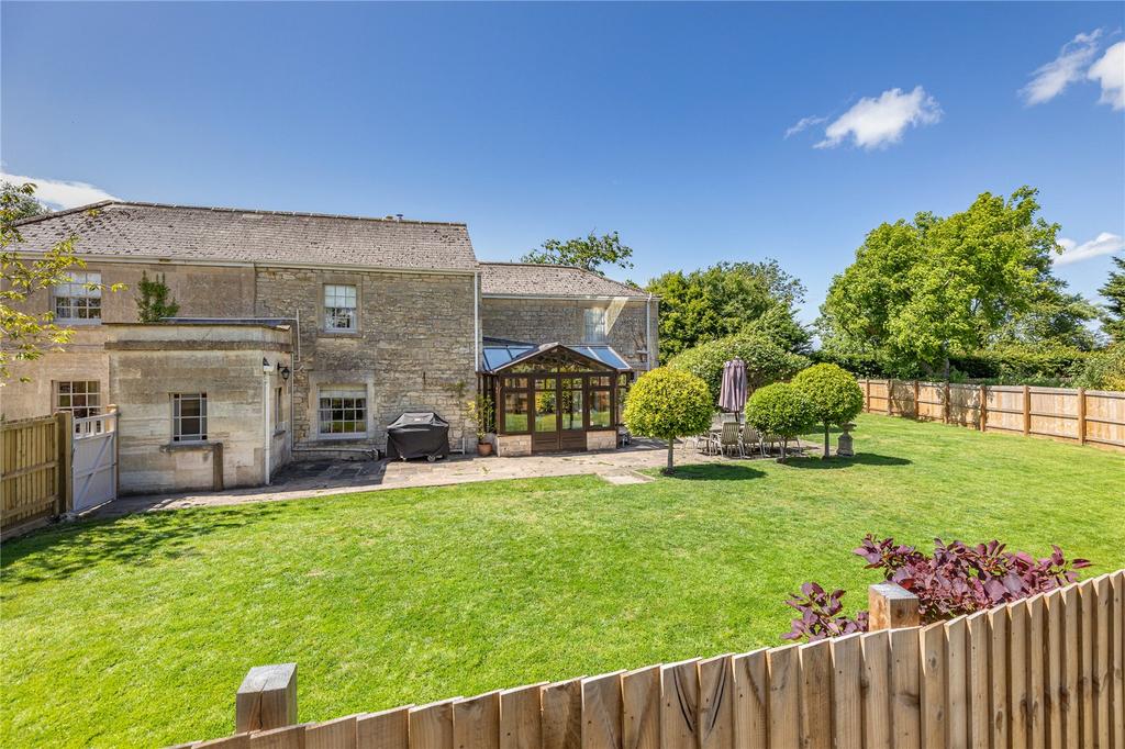 Maxcroft Lane, Hilperton Marsh, Trowbridge, Wiltshire, BA14 5 bed