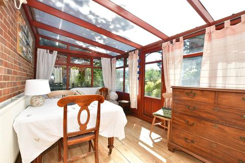 4 Cranmer Close, Lewes, BN7 2JN