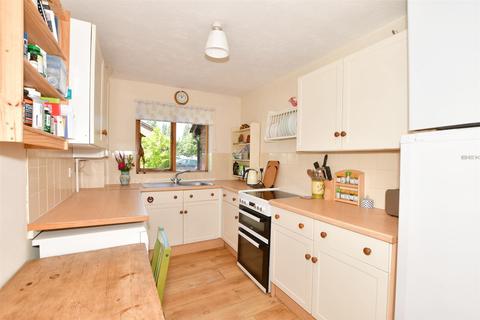 4 Cranmer Close, Lewes, BN7 2JN