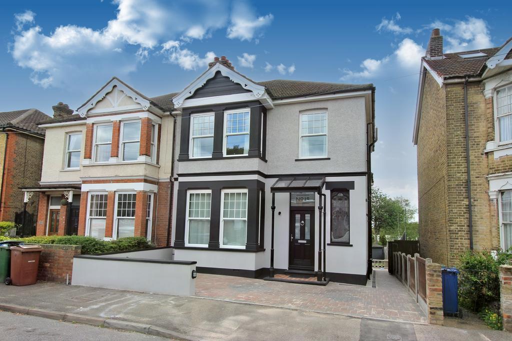 High View Avenue, Grays RM17 4 bed semidetached house £2,000 pcm (£