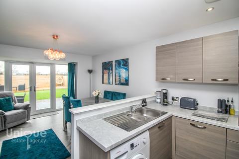 5 Bletchley Close, Blackpool, FY4 4ZB