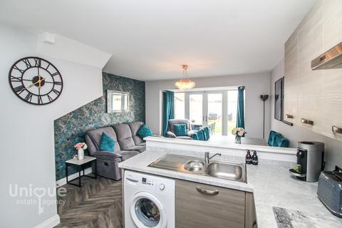 5 Bletchley Close, Blackpool, FY4 4ZB