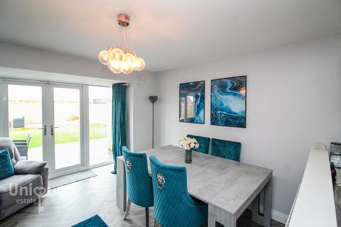 5 Bletchley Close, Blackpool, FY4 4ZB